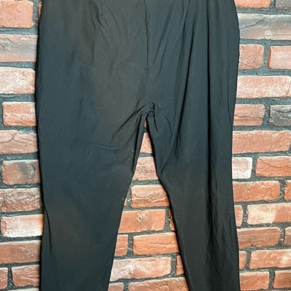 Stretch black pull on cropped pants Sz L